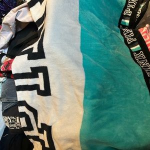 Vs pink throw blanket